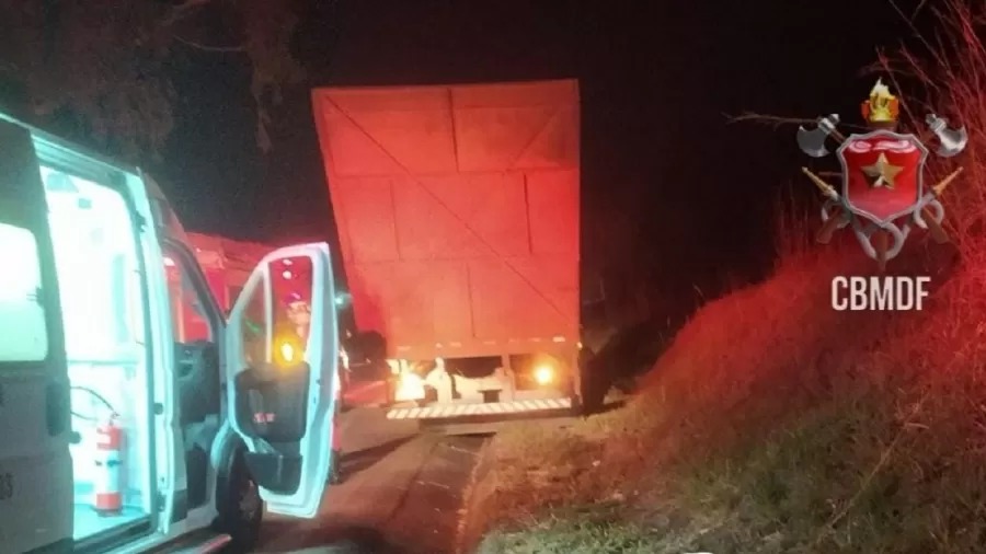 Para escapar de acidente, mãe pula de caminhão com bebê no colo e morre esmagada
