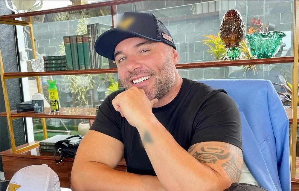 Coach preso por emitir prescrições médicas falsas liderava esquema com ajuda de profissionais de saúde