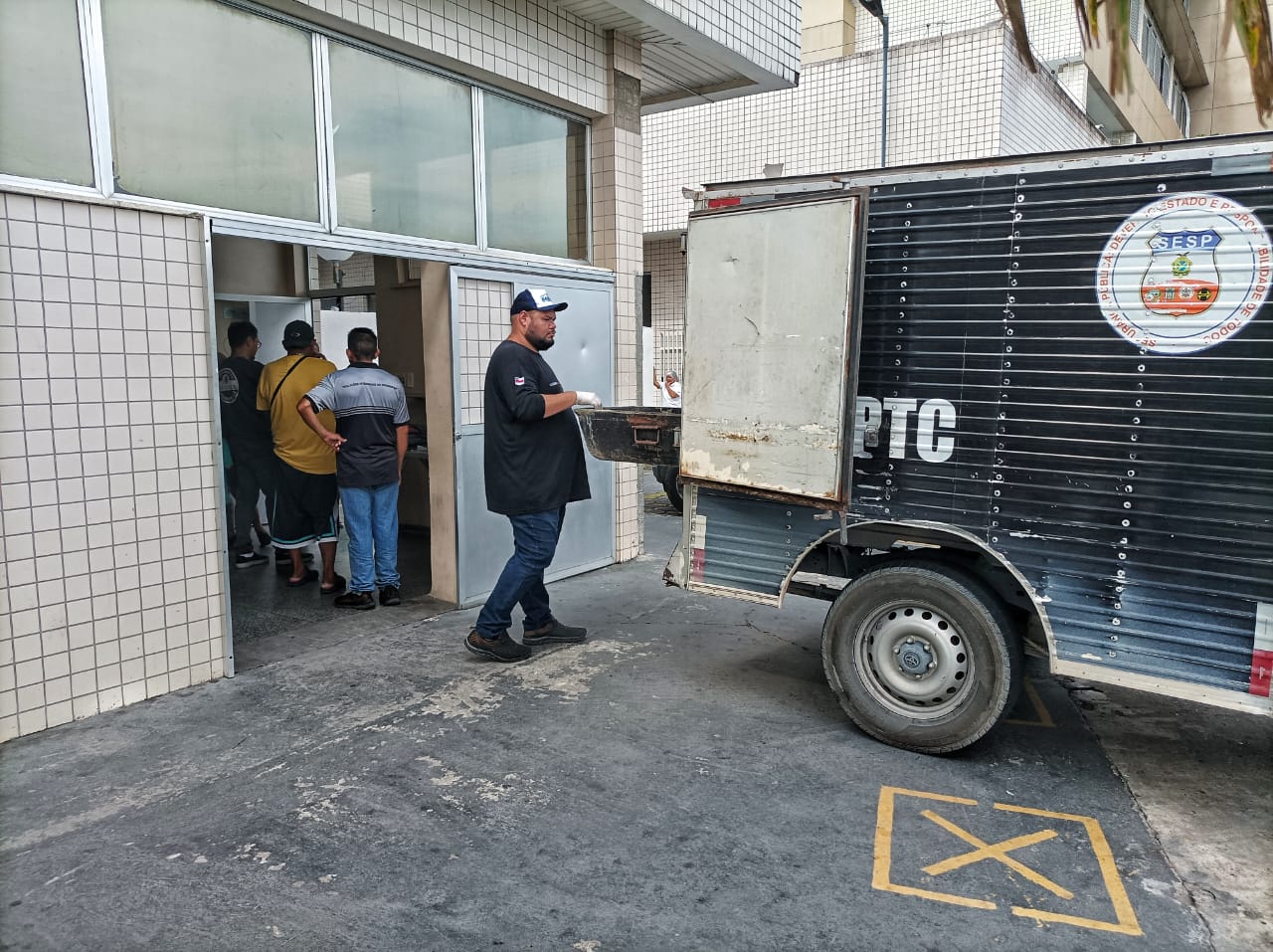 Homem é torturado até a morte após urinar na frente de casa em Manaus