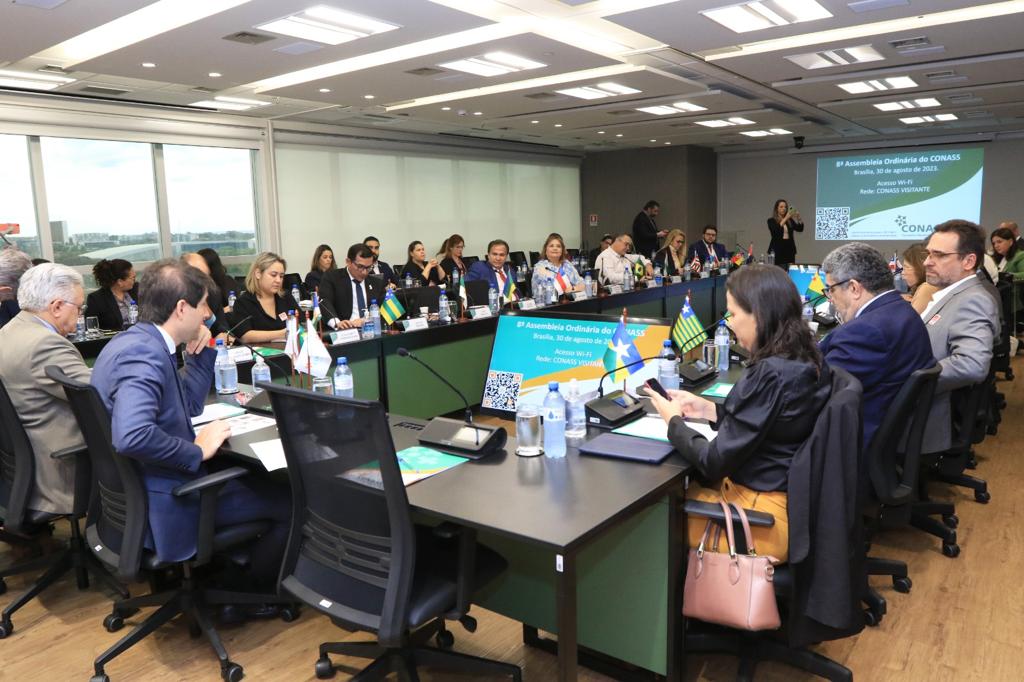 Anoar Samad destaca avanços da saúde durante reunião em Brasília