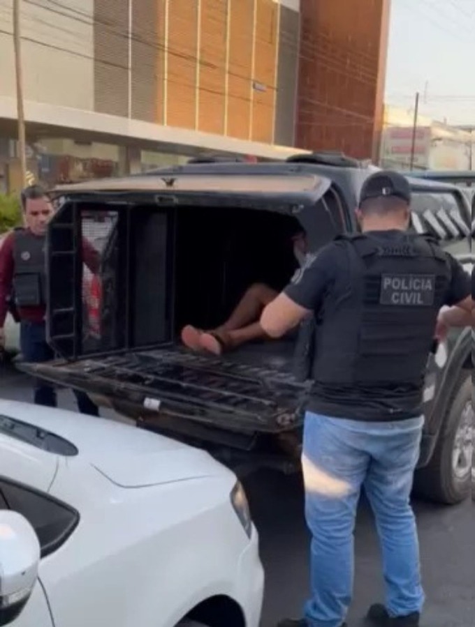 Homem é preso após morder e arrancar pedaço do lábio de ex-namorada