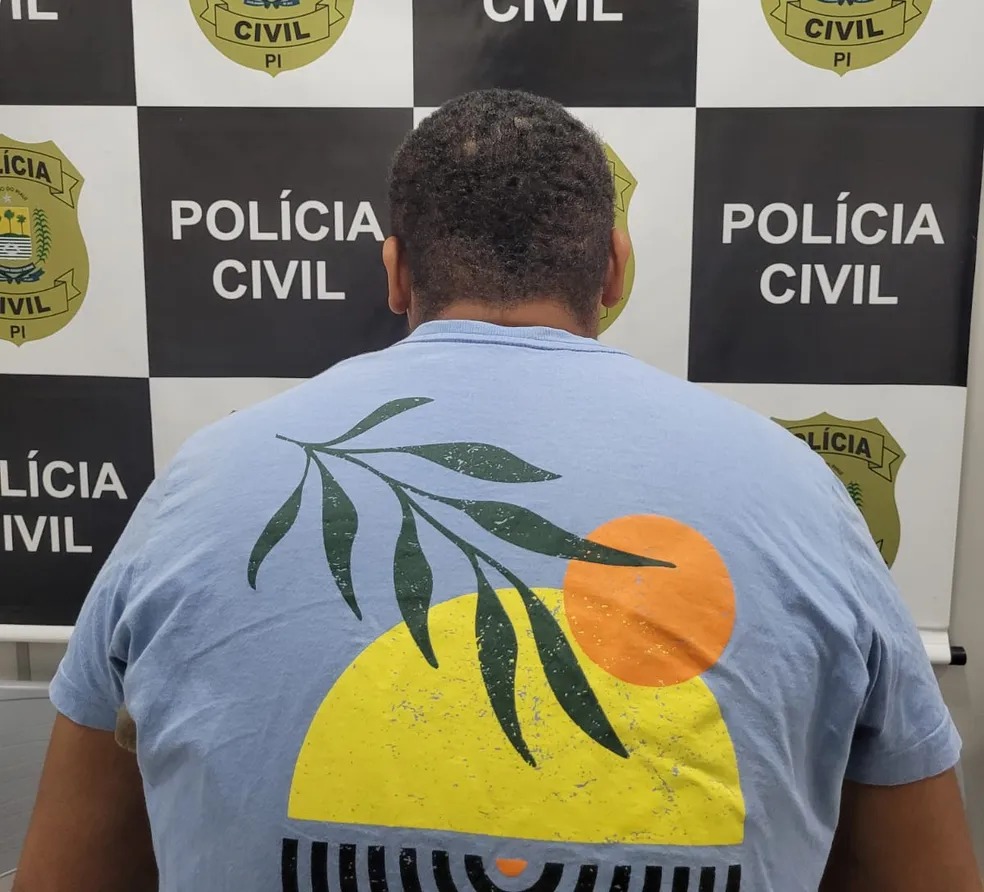 Homem é preso após fazer videochamadas se masturbando para contatos do Facebook