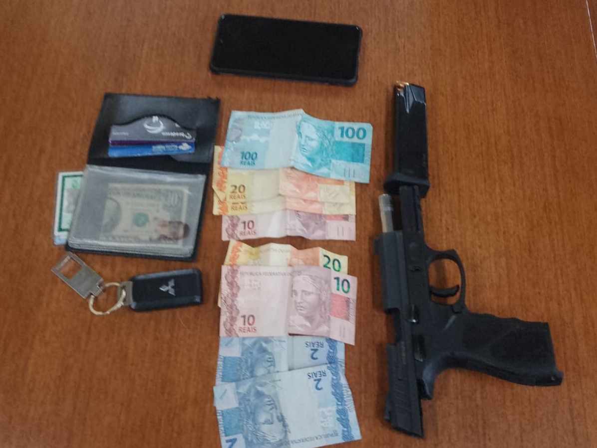 Marido tenta matar esposa a tiro no meio da rua e acaba preso em Manaus