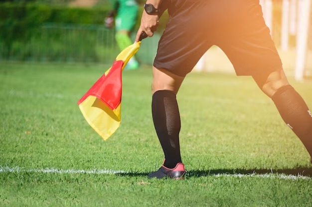 Árbitro é baleado durante discussão em partida de futebol