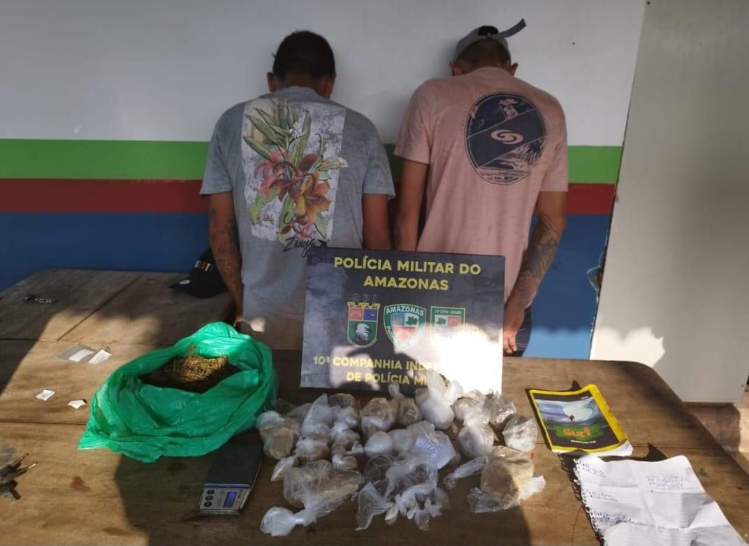 Dupla invade casa para fugir da polícia e acaba presa com drogas no Amazonas