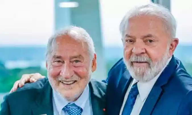 Propostas de Lula para tributar os mais ricos beneficiam país, diz Prêmio Nobel
