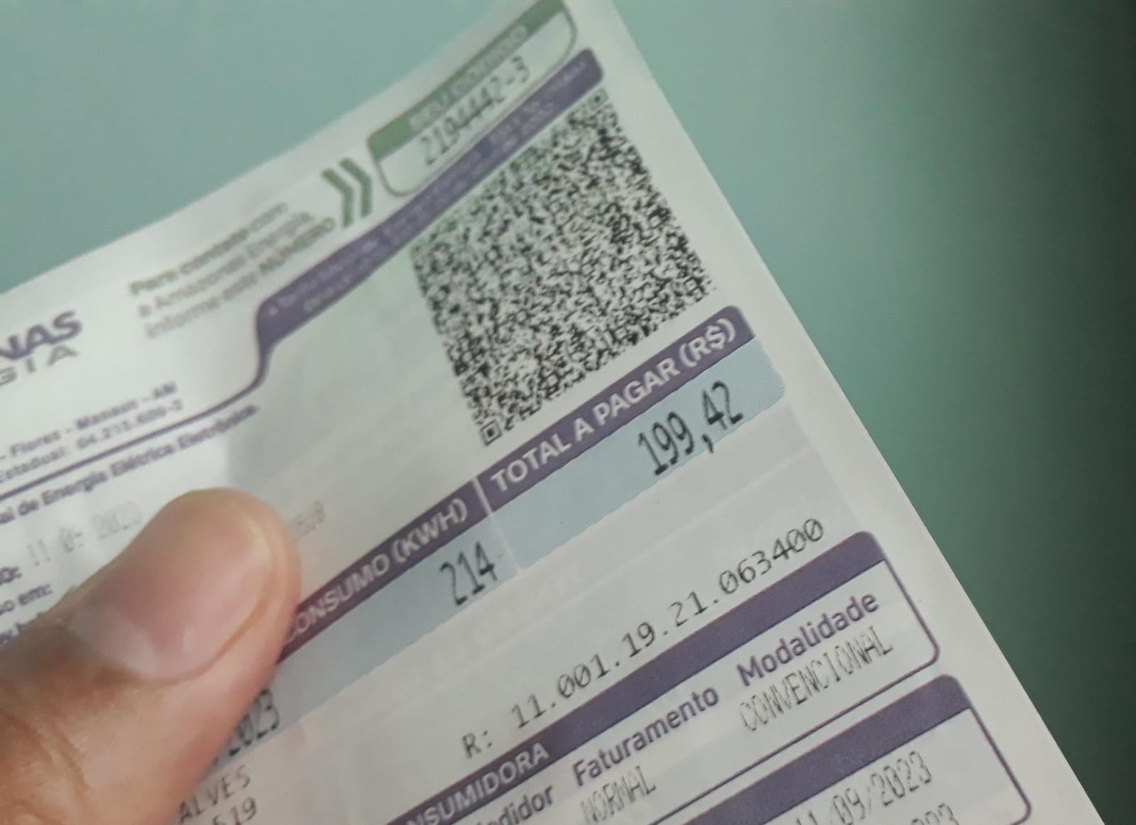 Dívidas com contas de água e luz atingem recorde no Brasil, diz Serasa