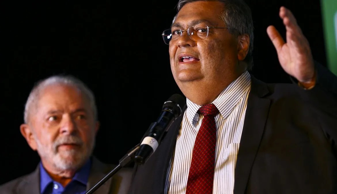 Governo lula direciona R$ 800 milhões do Fundo de Segurança para combater homicídios em reação a críticas