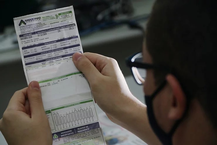 DPE apura cobrança ilegal de conta de energia em Manaus