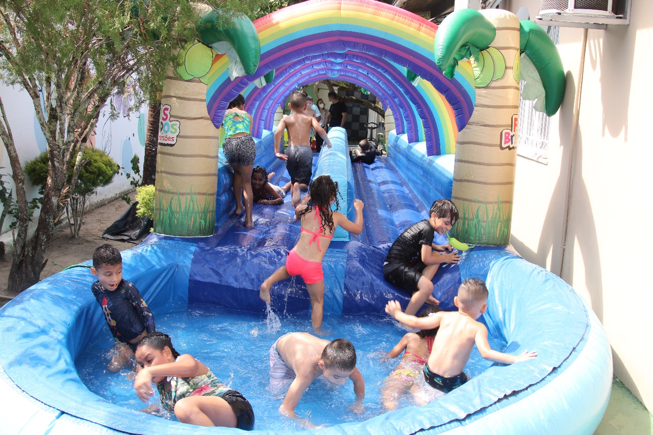 Campanha beneficente arrecada recursos para crianças carentes em Manaus