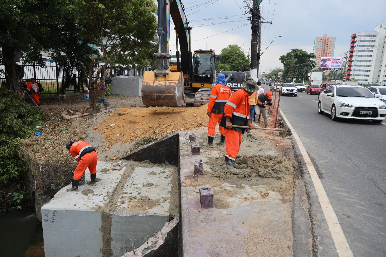 Aduelas são implantadas na Avenida Ephigênio Salles