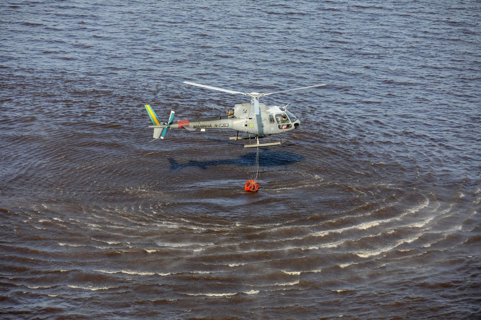 Helicópteros da Marinha vão auxiliar combate a incêndios no Amazonas