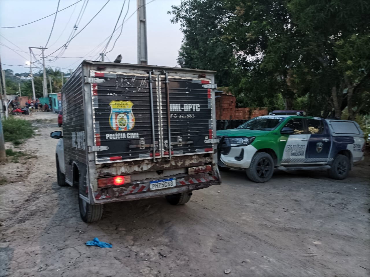 Homem tem casa invadida e é executado no banheiro em Manaus