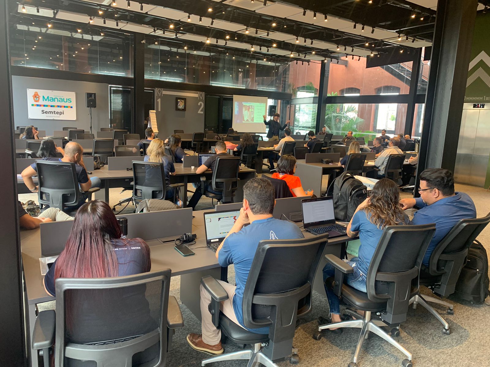 Veja lista de selecionados em cursos de capacitação profissional em Manaus