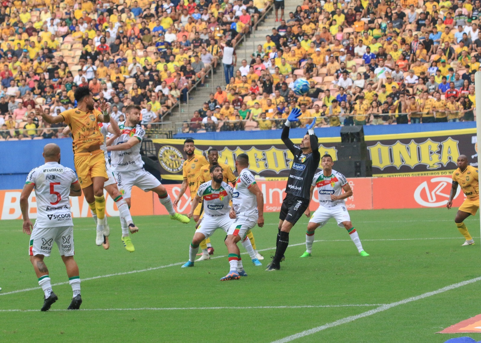 Amazonas FC e Brusque terminam em 0 a 0 na Arena da Amazônia