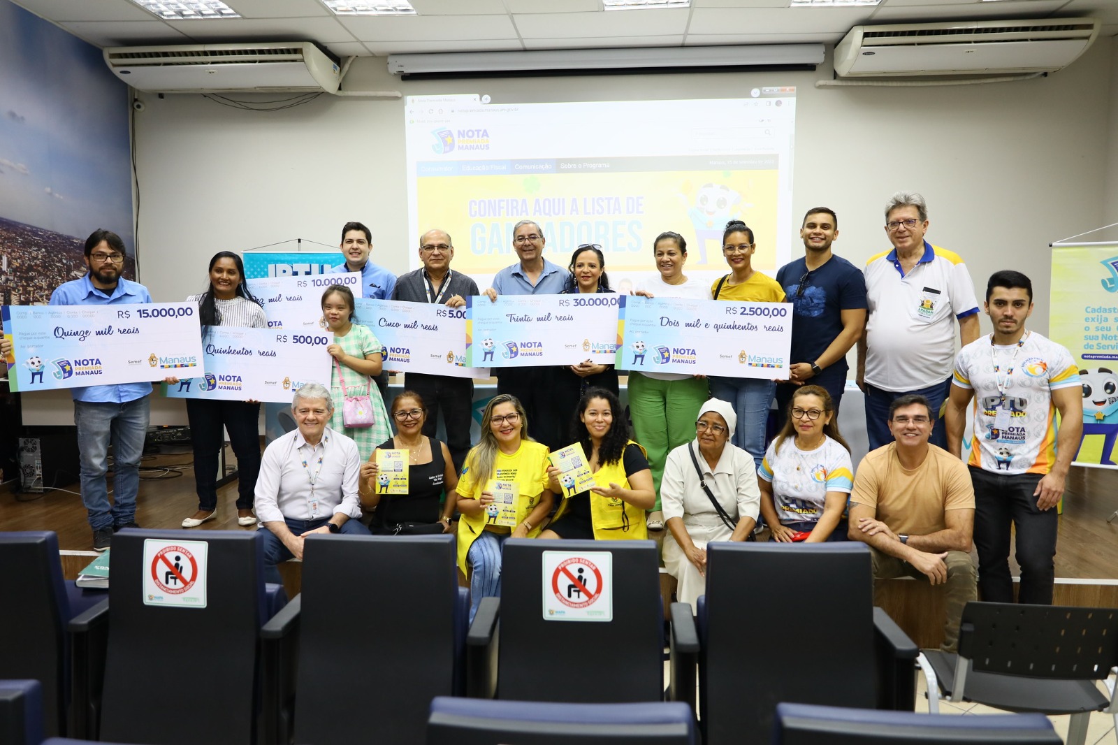 Nota Premiada Manaus entrega R$ 150 mil aos sorteados na campanha; confira