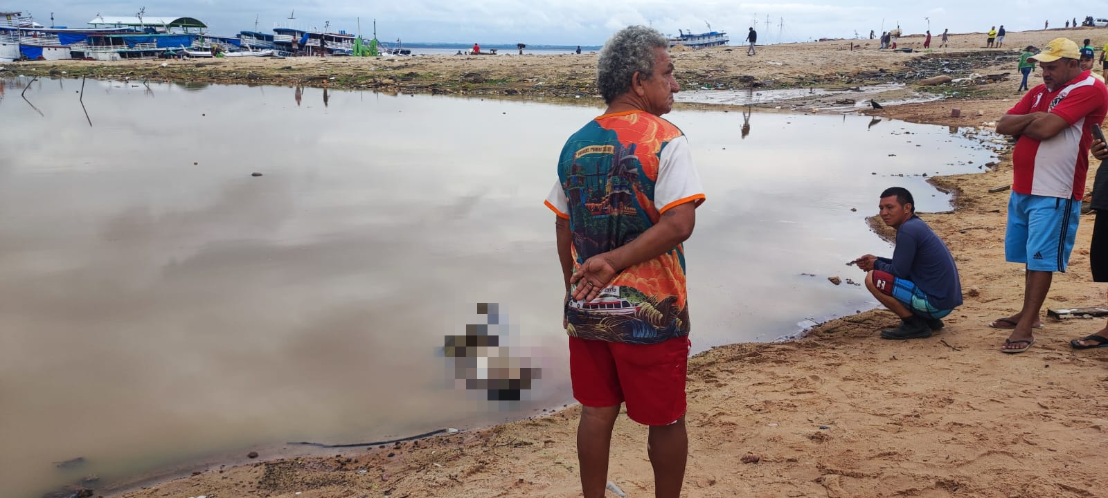 Seminu, homem é encontrado morto dentro de lago na Manaus Moderna