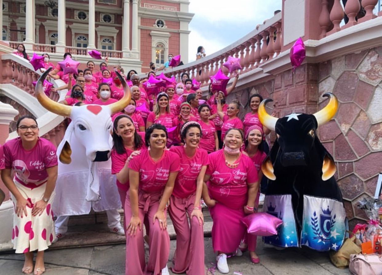 Ação em Manaus reúne pacientes com câncer de mama para orientar prevenção