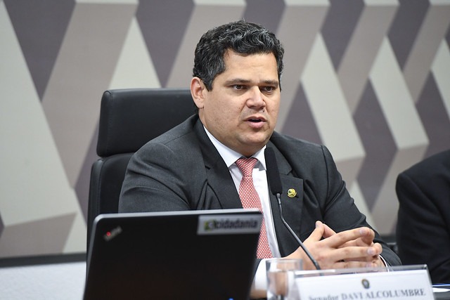 Alcolumbre admite disputar presidência do Senado e nega campanha contra o STF