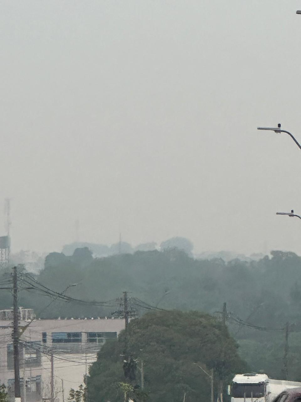 Manaus fica coberta por fumaça pelo 2º dia seguido