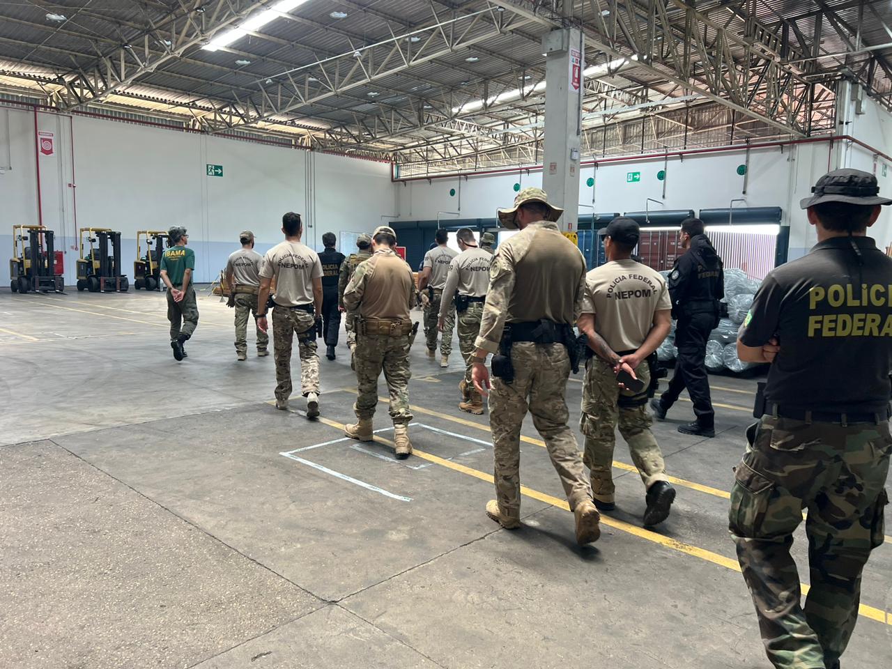 PF realiza fiscalização contra crimes ambientais no Porto de Manaus