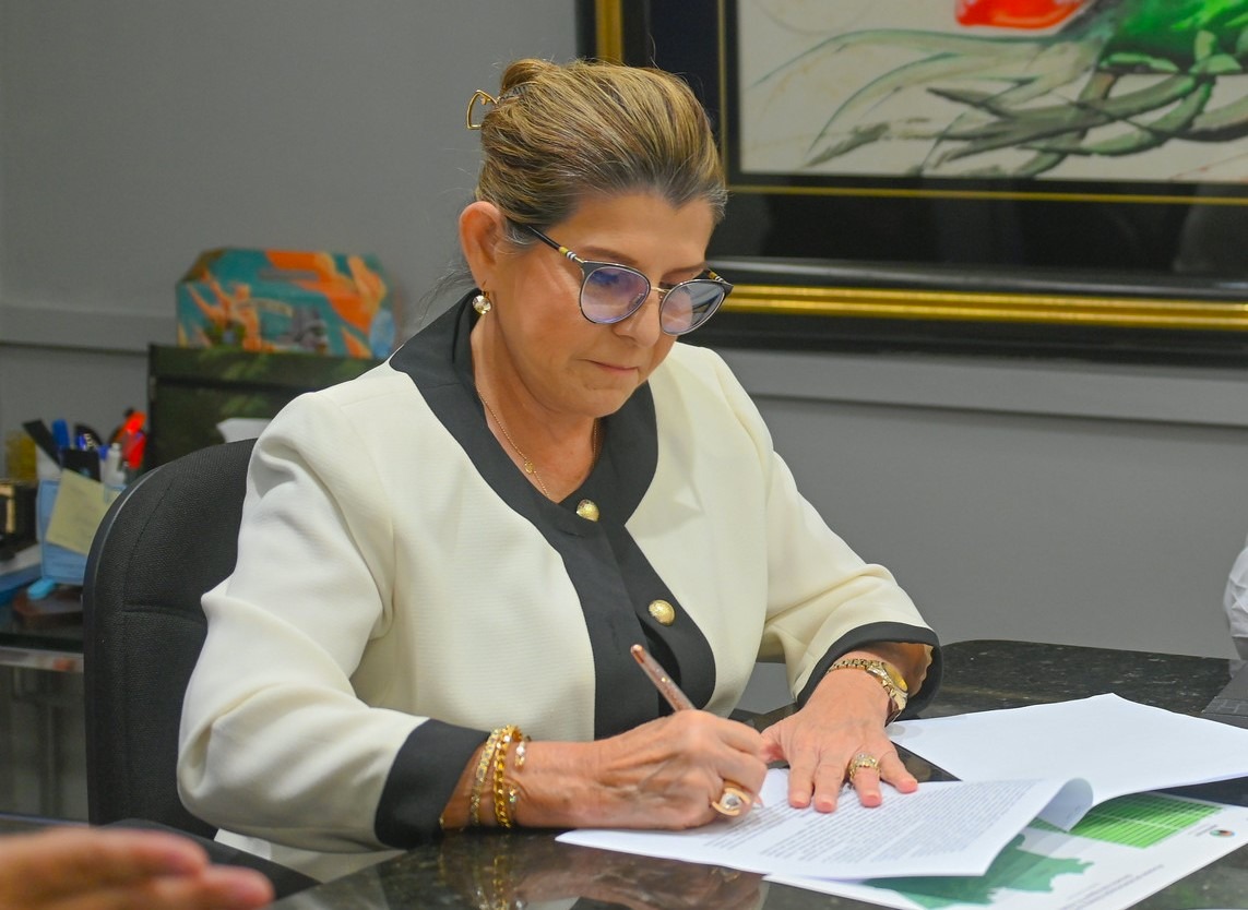 TJAM nomeia 12 aprovados em concurso