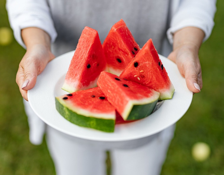 Melancia é estimulante sexual natural; especialista explica
