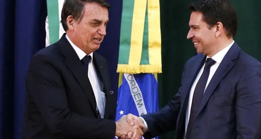PF apura se Abin produziu dossiês sobre adversários de Bolsonaro