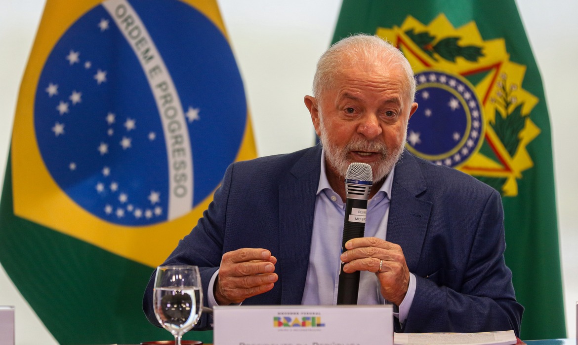 Lula diz que falhas do 1º ano de governo não podem se repetir em 2024