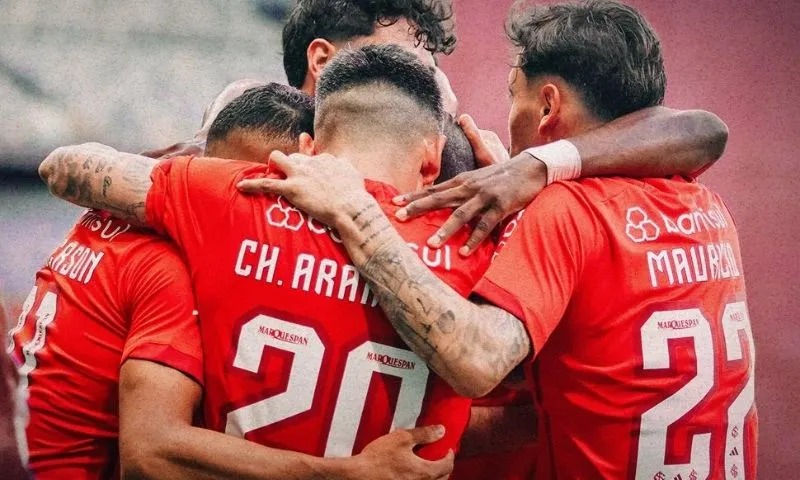 Inter é salvo pela trave, vence Cruzeiro e respira na tabela do Brasileirão