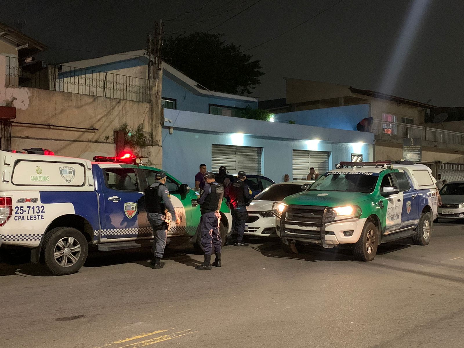 Taxista é encontrado morto dentro do próprio veículo em Manaus