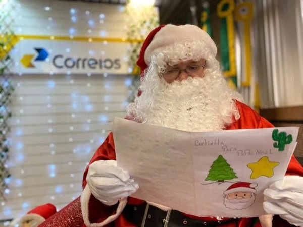 Correios iniciam campanha de adoção de cartinhas de Natal