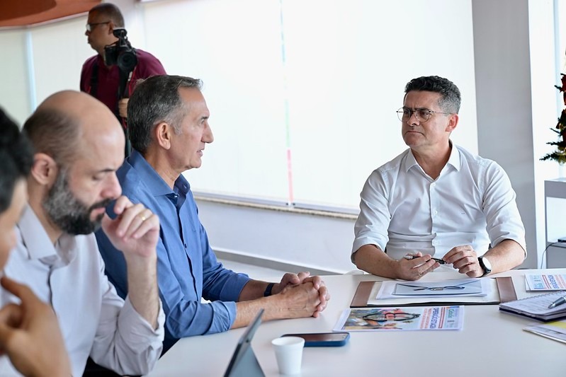 Prefeito e ministro discutem próxima etapa da operação ‘Estiagem’ em Manaus