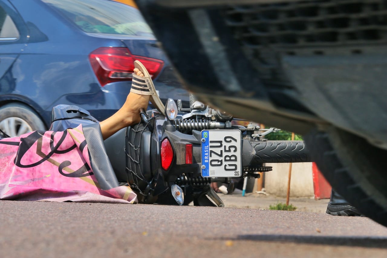 Motociclista é assassinado a tiros em rotatória de Manaus