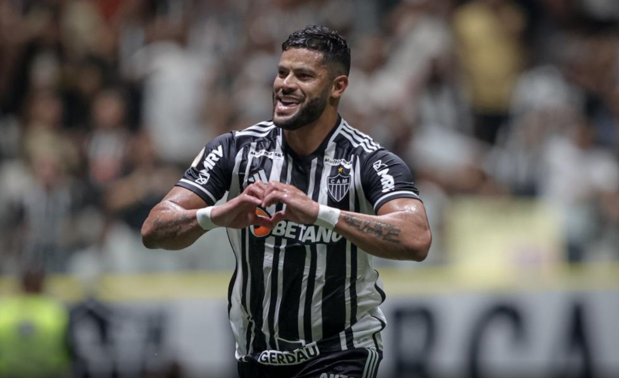 Atlético-MG vence Goiás, complica o adversário na tabela e passa o Flamengo