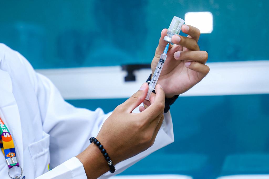 Vacinação contra influenza e multivacinação infantil inicia em Manaus; veja locais