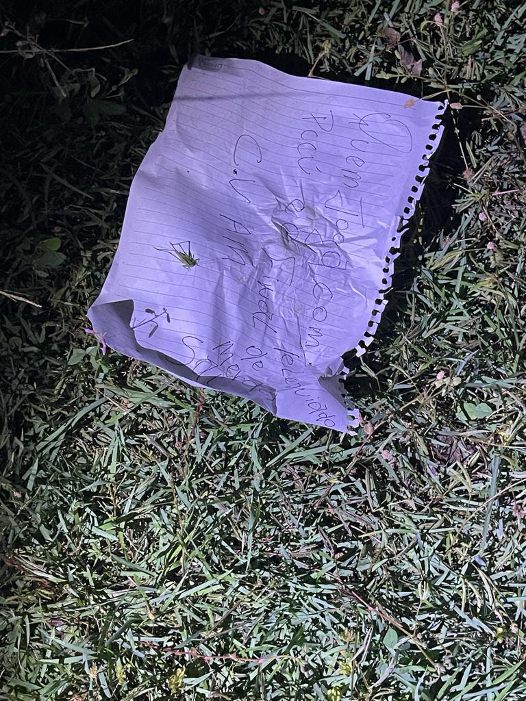 Facção executa homem e deixa bilhete com recado junto ao corpo em Manaus