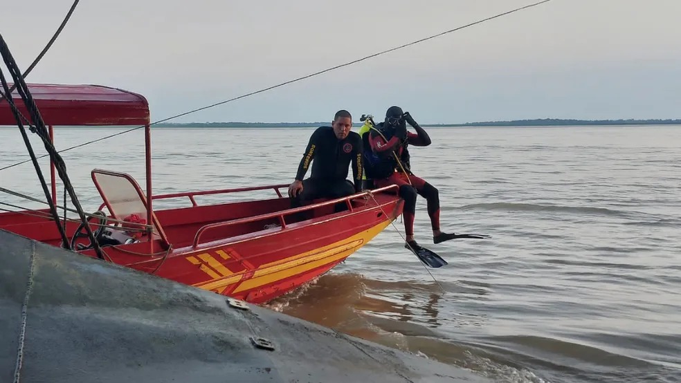 Corpo de cozinheira desaparecida em naufrágio é encontrado no Amazonas