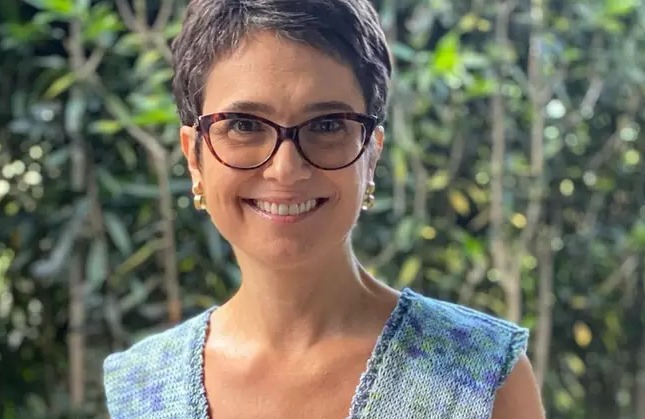 Sandra Annenberg vai parar em hospital após pisar em  taturana venenosa