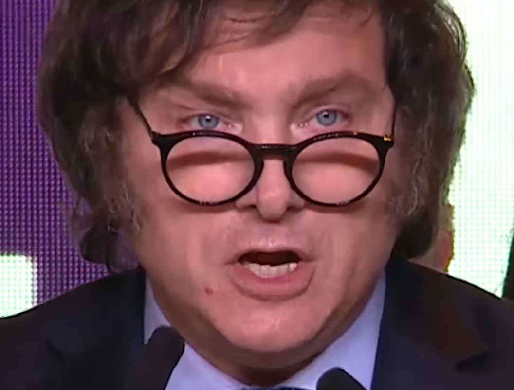 'Hoje começa o fim da decadência da Argentina', diz Milei em discurso da vitória