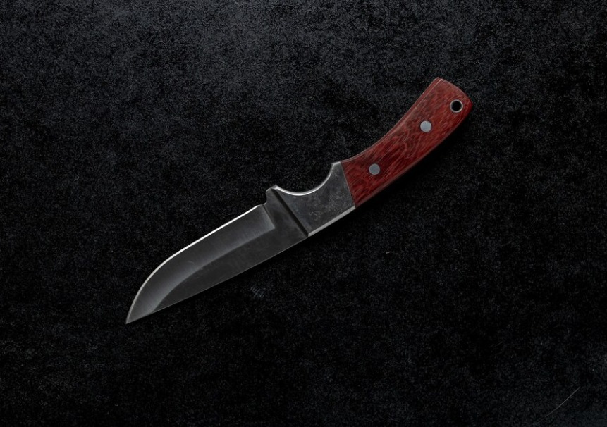 Menino de 12 anos é esfaqueado e ex-namorado da mãe é suspeito