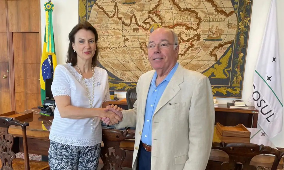 Futura chanceler de Milei convida Lula para posse na Argentina