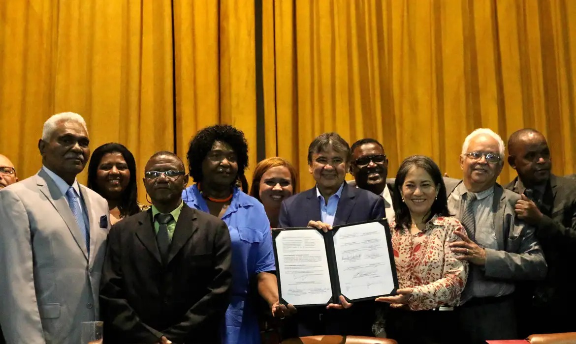 Governo Lula firma acordo com evangélicos para combater fome e pobreza