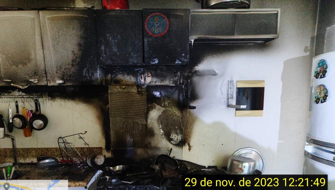 Curto-circuito provoca incêndio em casa em Manaus