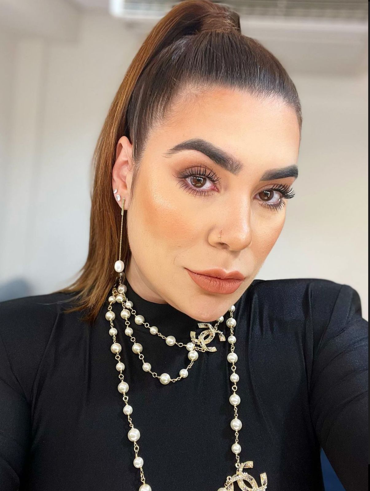 Naiara Azevedo presta queixa contra ex-marido por violência doméstica 