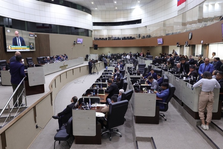 CMM anuncia que vai recorrer da decisão que anulou reajuste de 83% do Cotão