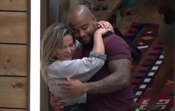 Cezar nega ter se envolvido com Kally por jogo disse que eles se 'amaram muito'