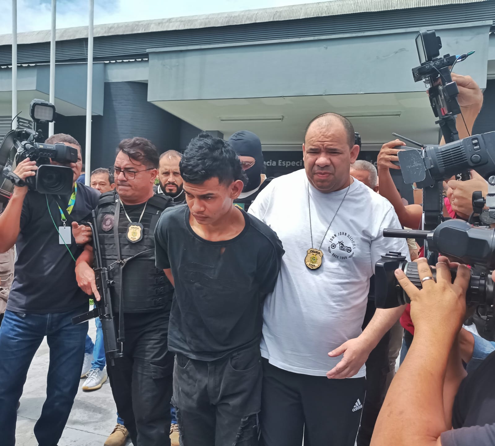 Atirador diz que foi contratado por R$ 5 mil para matar servidor do TCE-AM