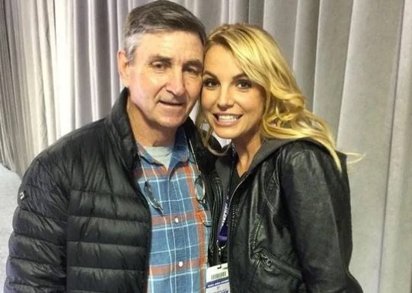 Pai de Britney Spears tem perna amputada após grave infecção 