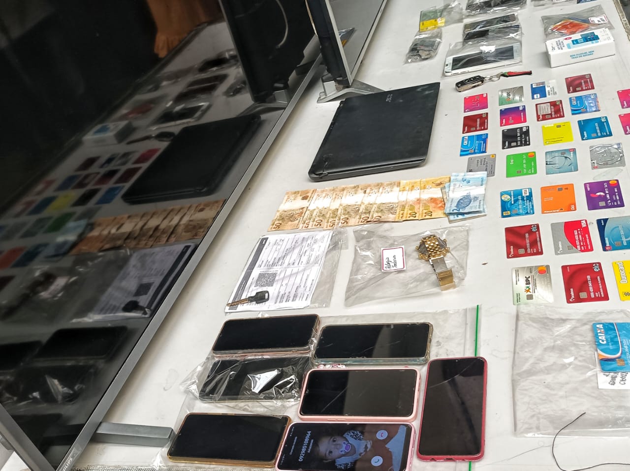 Dupla se passava por funcionários públicos para dar golpes em idosos no Amazonas